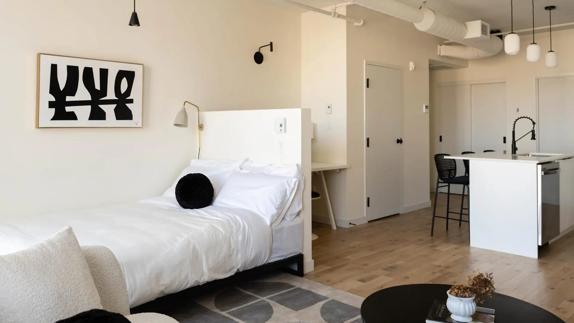 Apartment Maison Place Jacques-Cartier By Luxury In Transit Montreal Canada