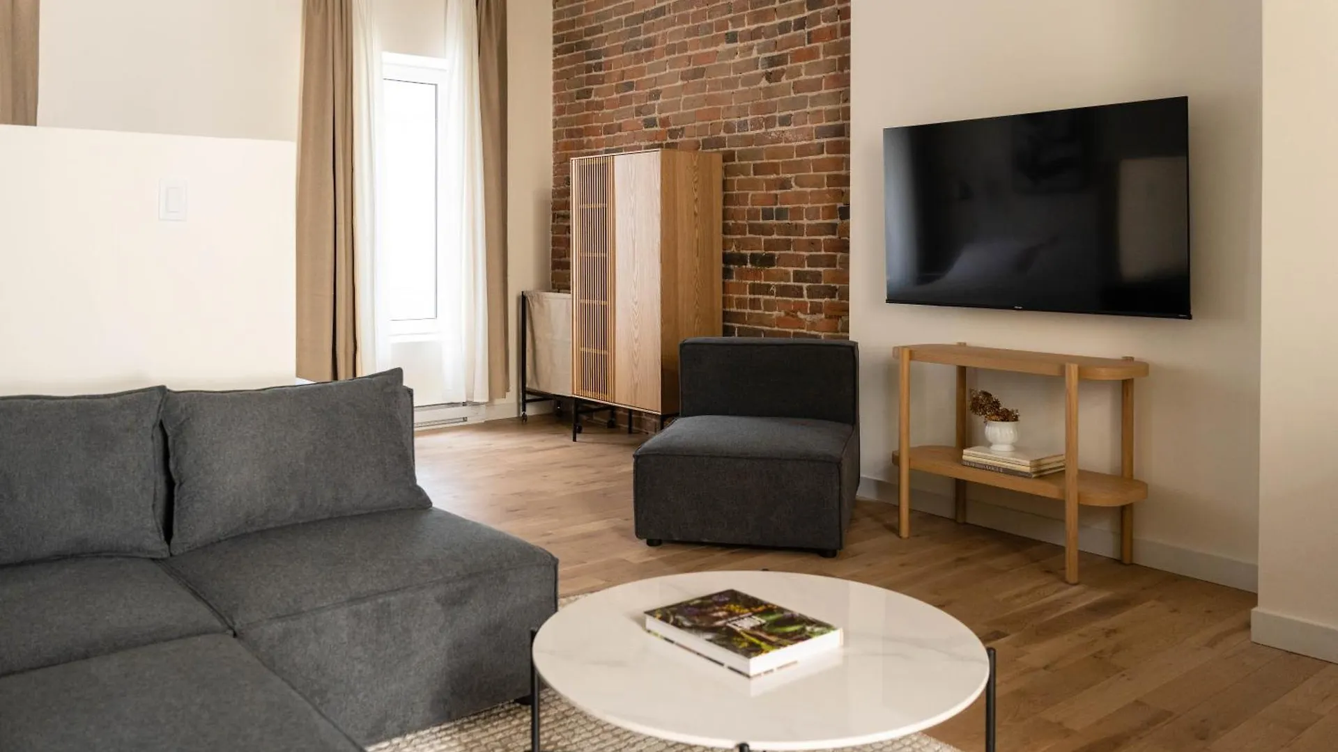 Apartment Maison Place Jacques-Cartier By Luxury In Transit Montreal