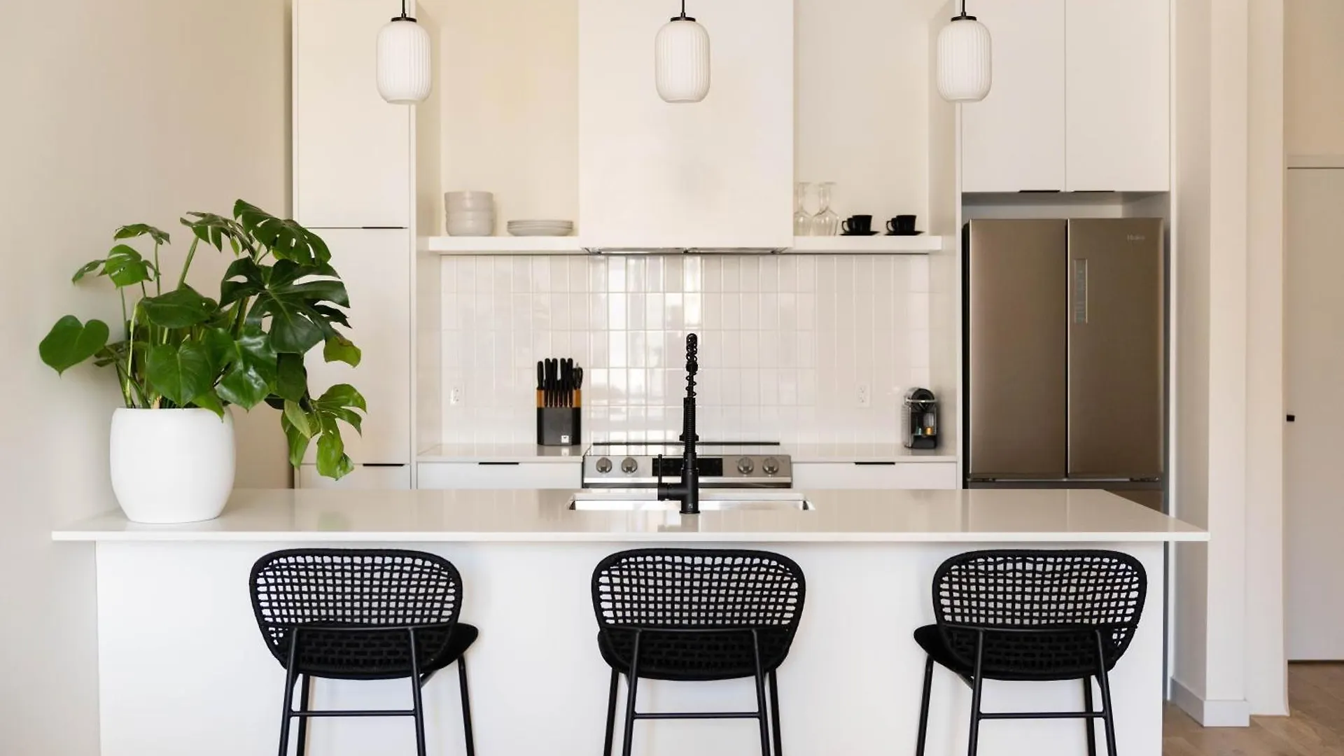 Apartment Maison Place Jacques-Cartier By Luxury In Transit Montreal