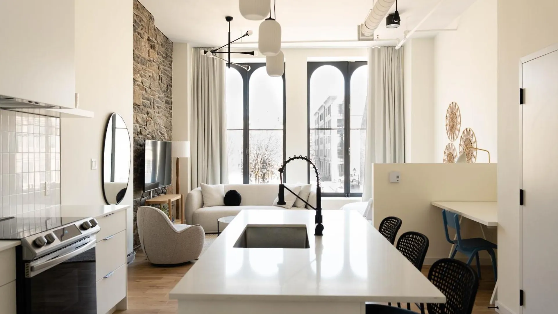 Apartment Maison Place Jacques-Cartier By Luxury In Transit Montreal Canada