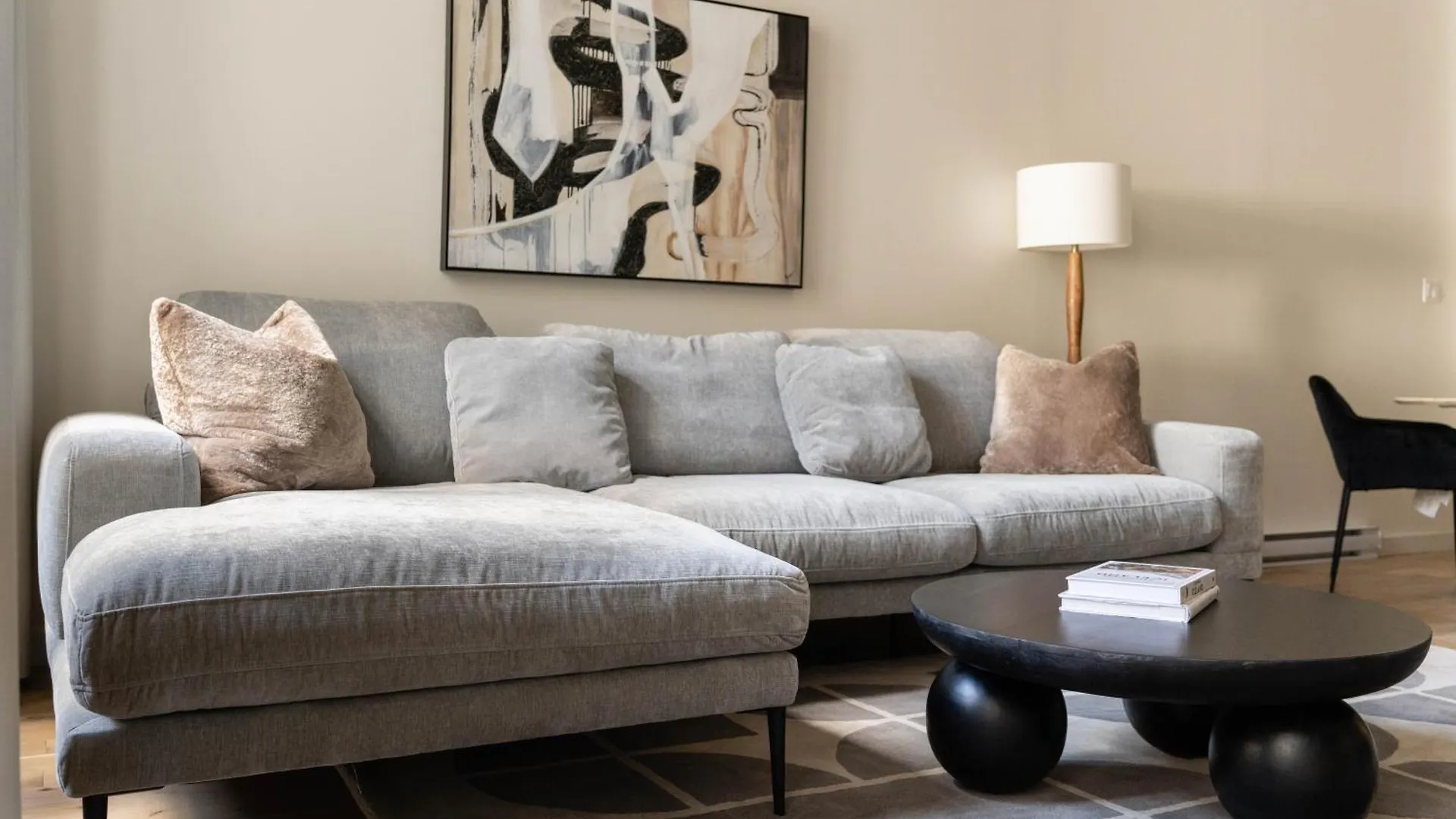 Apartment Maison Place Jacques-Cartier By Luxury In Transit Montreal