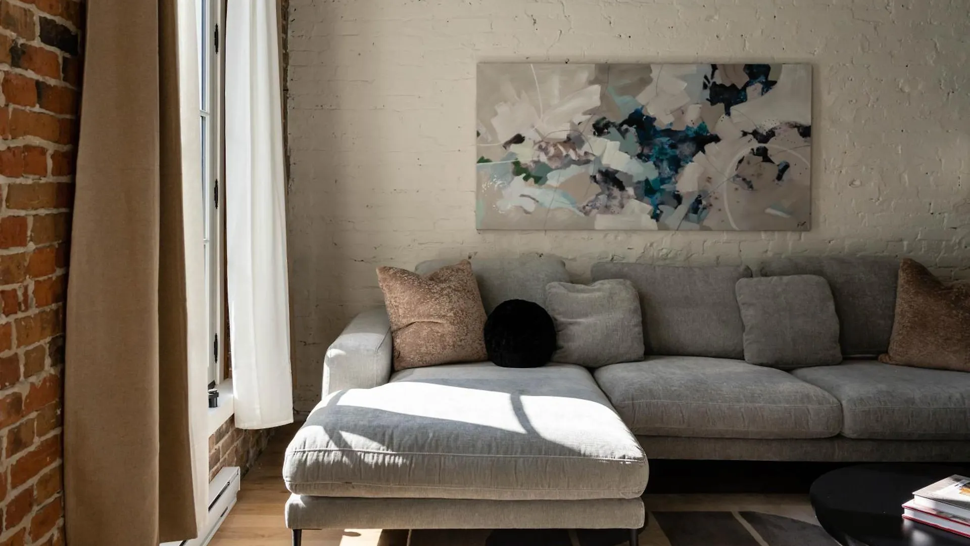 Apartment Maison Place Jacques-Cartier By Luxury In Transit Montreal