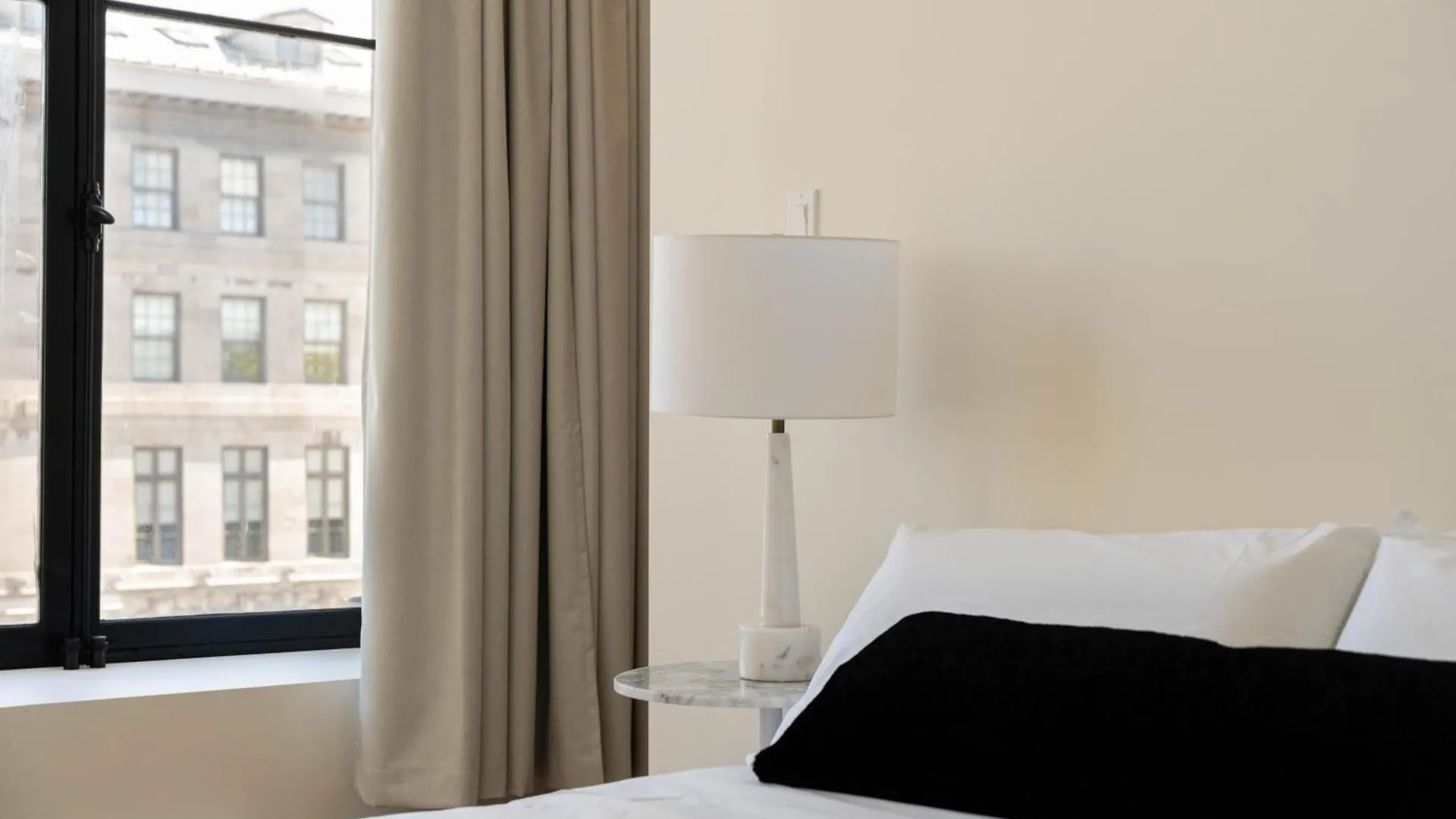 Apartment Maison Place Jacques-Cartier By Luxury In Transit Montreal